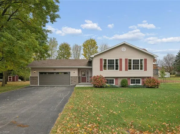 1120 Centre St, Howick, ON N0G 2X0