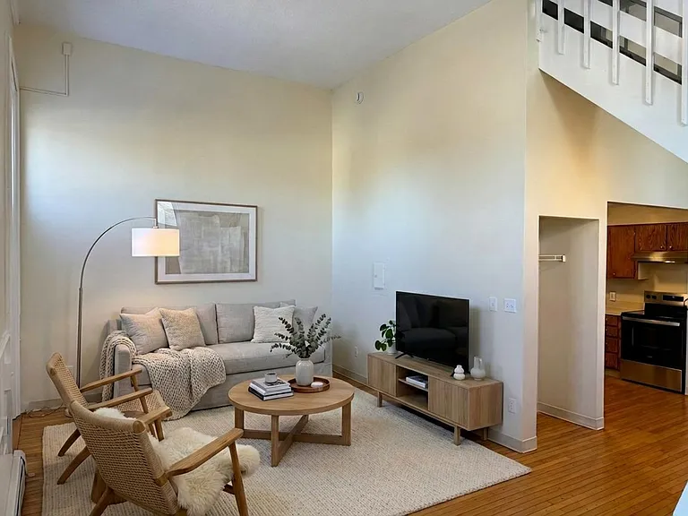 34 Spring St — Photo 1