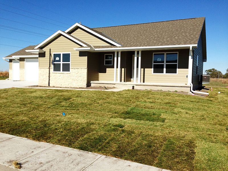1st image of 4021 W Park Dr