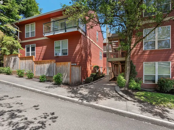 1033 SW Gibbs St Unit 105, Portland, OR 97239