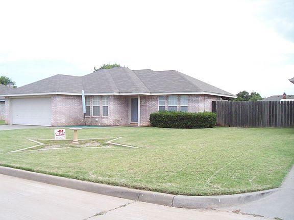 2nd image of 509 Horseshoe Ln
