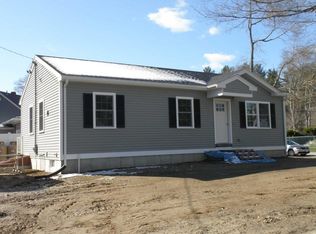 8 Taber St, Acushnet, MA 02743