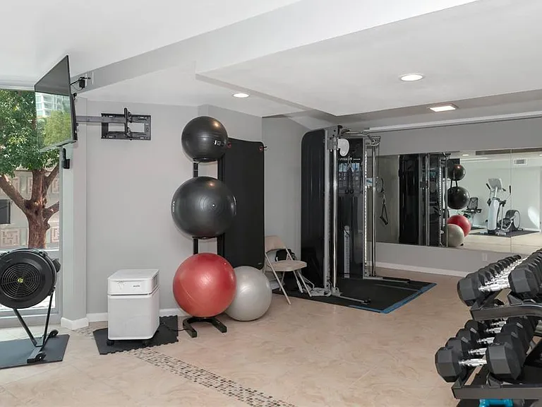 1111 N Gulfstream Ave #1A — Photo 43