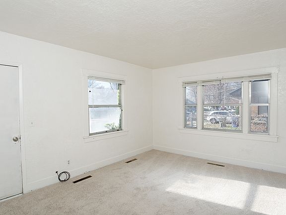 3rd image of 486 15th St