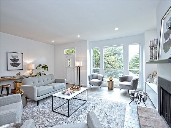 3rd image of 6530 E Hill Dr