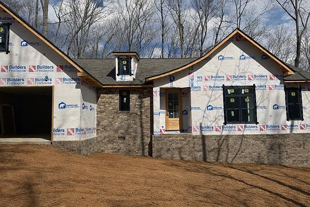 1st image of 563 Hardwood Ln