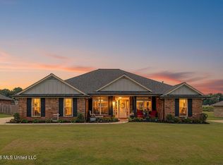 5933 Grove Ln, Horn Lake, MS 38637
