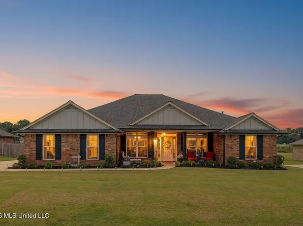 5933 Grove Ln, Horn Lake, MS 38637