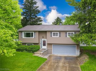 1395 Cecil Dr, Streetsboro, OH 44241