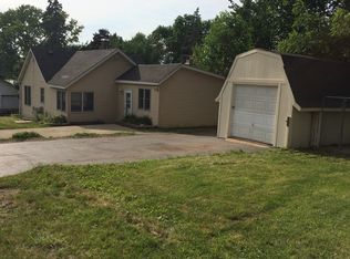 4502 E Lake Shore Dr, Wonder Lake, IL 60097