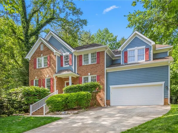 102 Winged Foot Ct, Mebane, NC 27302