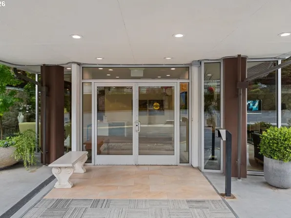 2323 SW Park Pl Unit 706, Portland, OR 97205