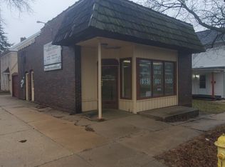 818 S Walnut Ave, Freeport, IL 61032