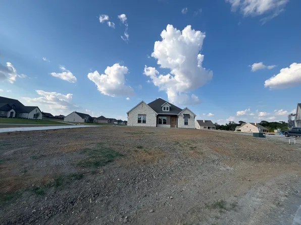 800 Monterey Cir, Van Alstyne, TX 75495