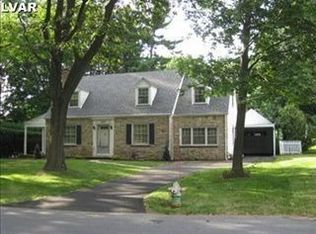 3215 Oxford Cir S, Allentown, PA 18104