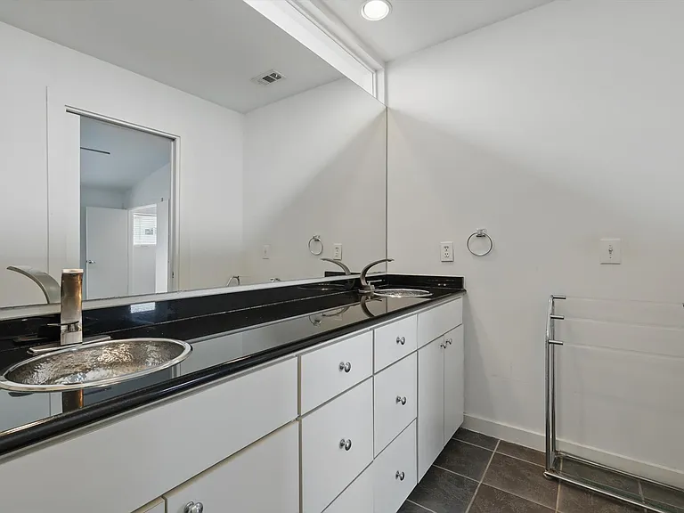 2200 N Peak St — Photo 12