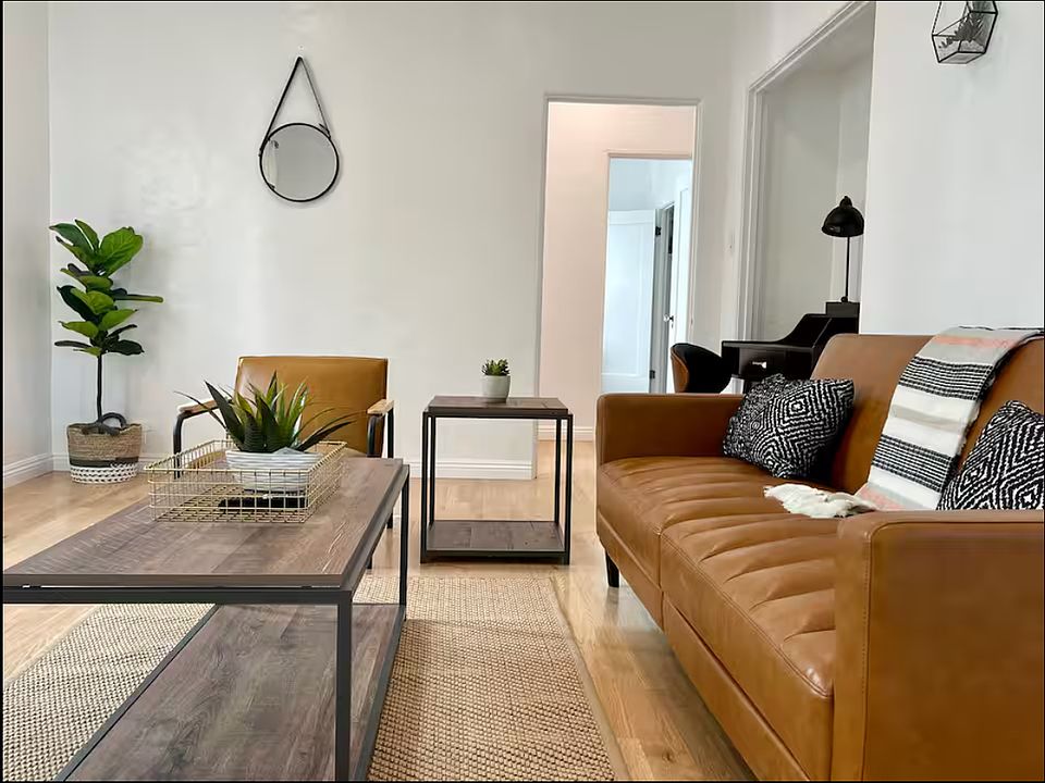 1st image of 944 12th St APT 8