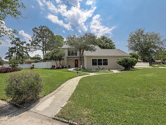 2nd image of 1707 Debbie Ln