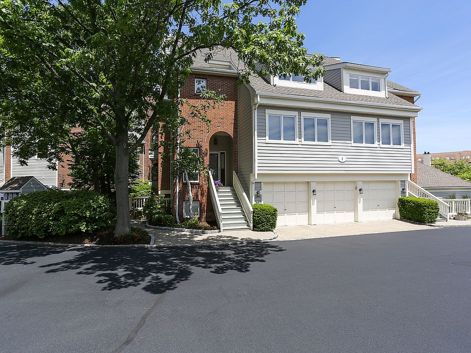 1st image of 123 Harbor Dr APT 102