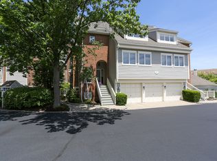 123 Harbor Dr APT 102, Stamford, CT 06902