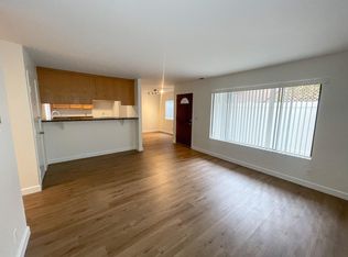 354 12th St APT B, Seal Beach, CA 90740