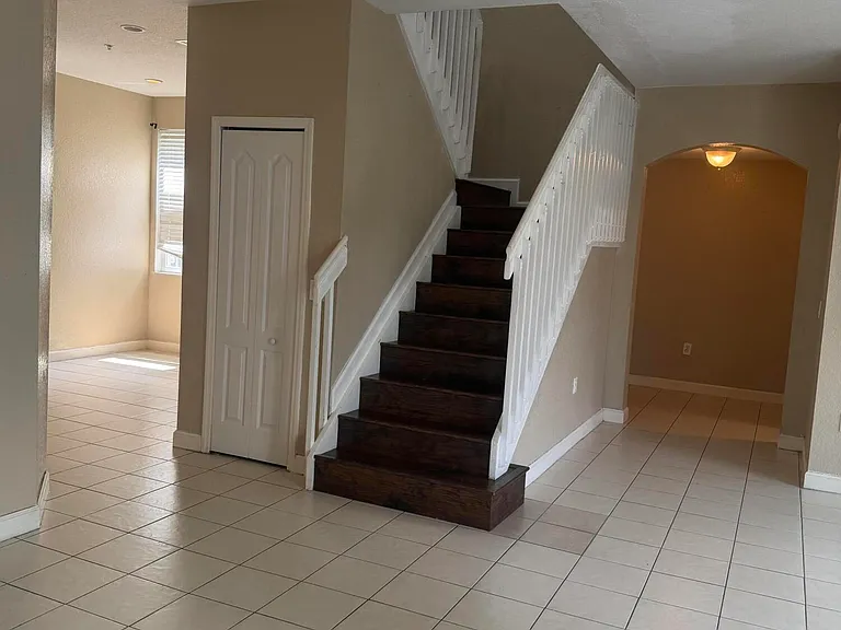 1121 Shoma Dr — Photo 12