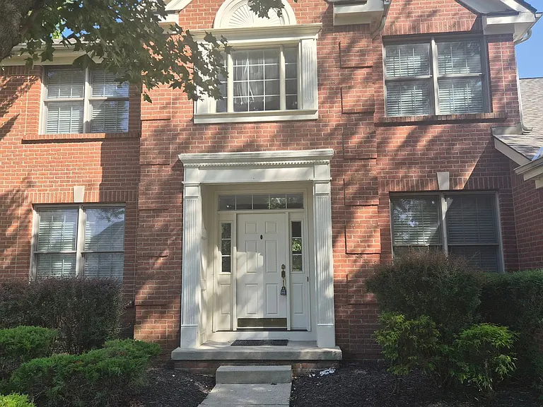 6237 Muirloch Ct S — Photo 2