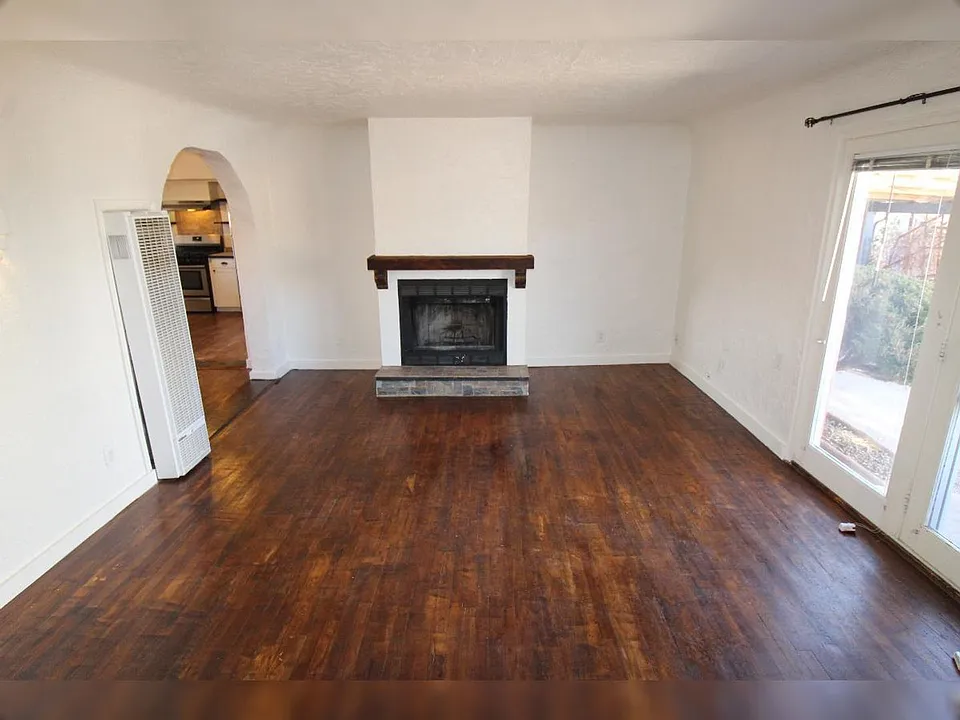 1506 W Alameda St