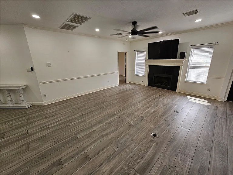 3709 Pinehurst Dr — Photo 12