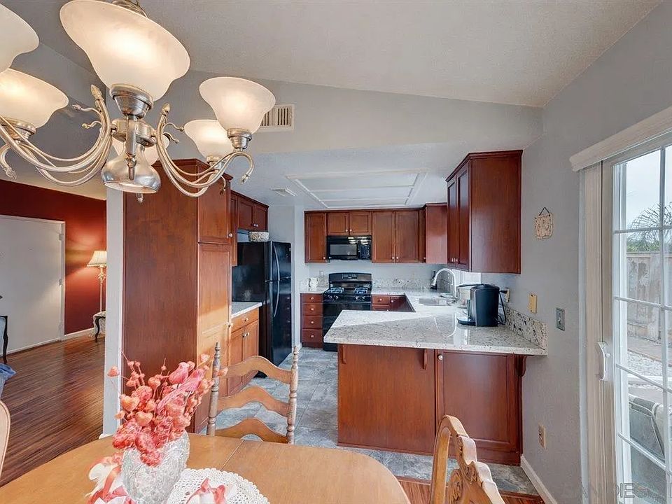 2123 Fiori Dr, Vista, CA 92084 | Zillow