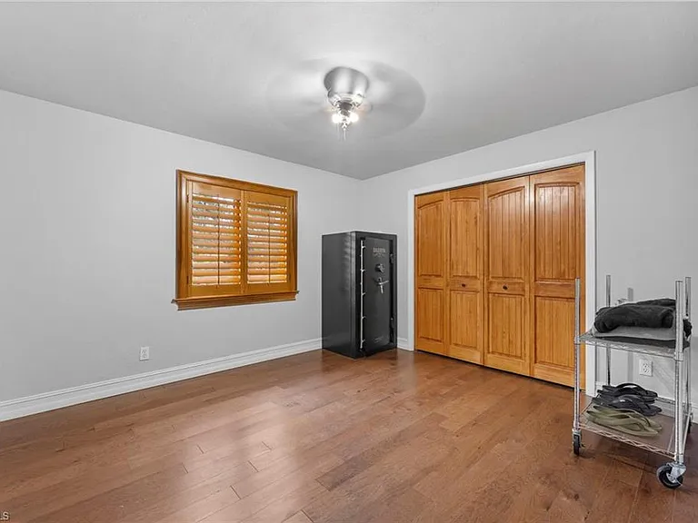 840 Jung Blvd W — Photo 29
