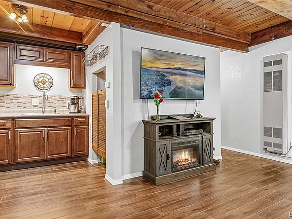 2nd image of 722 Moreno Ln