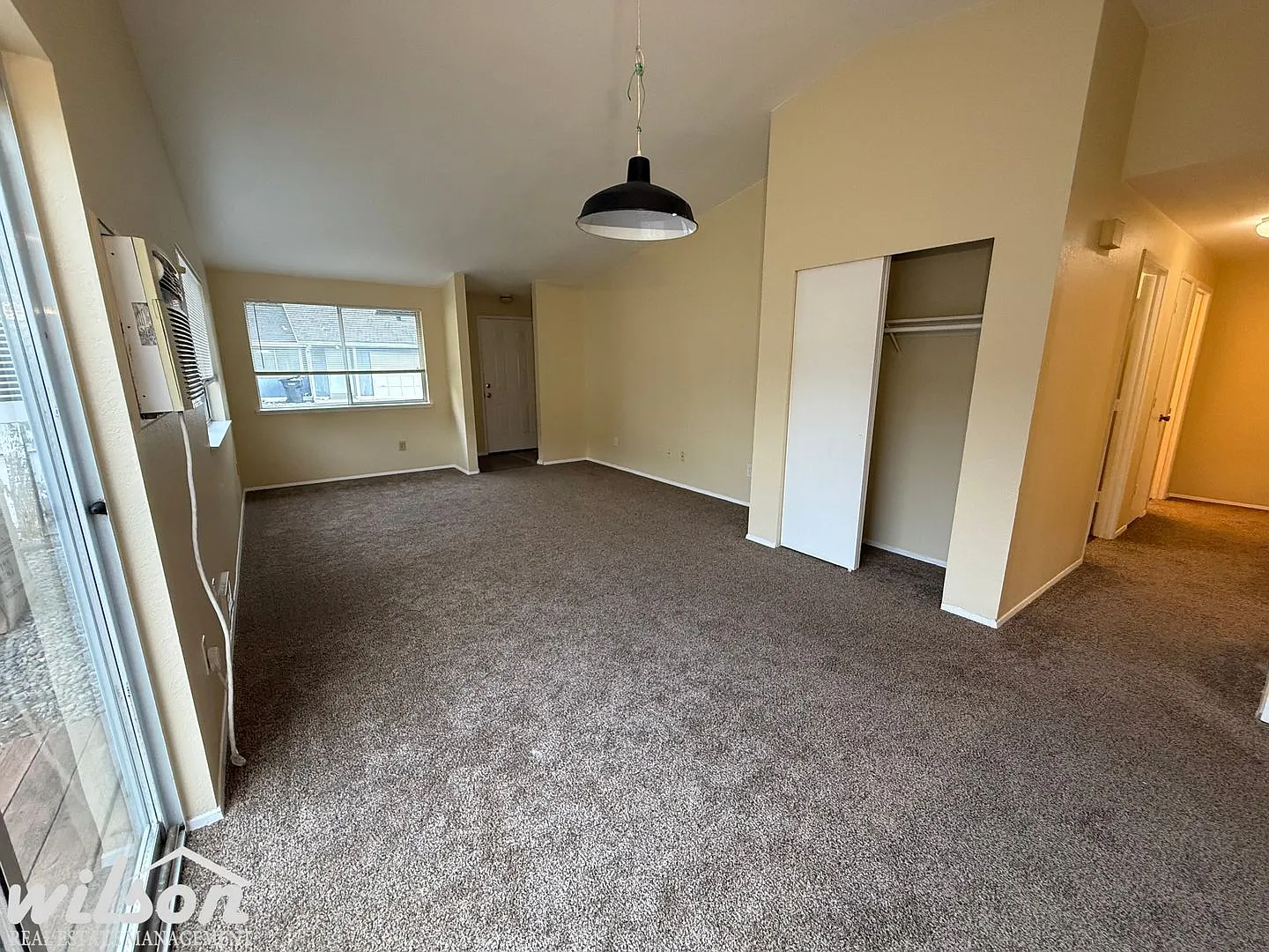 1007 S 17th Ave — Photo 3