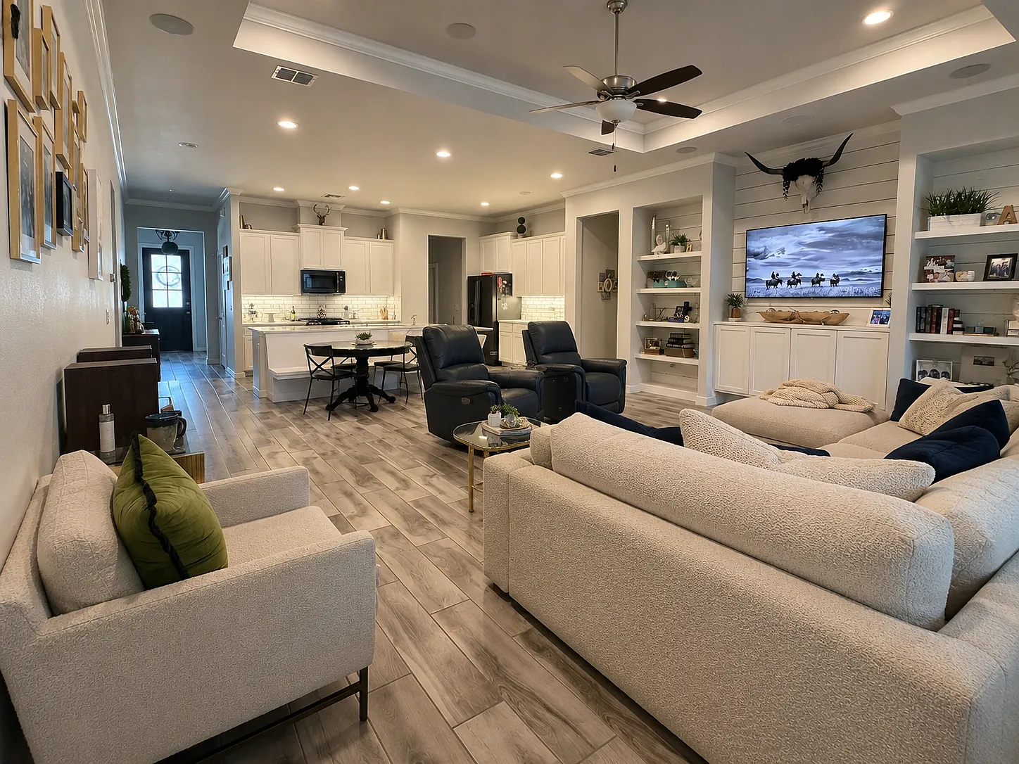 4 bed, 2464 sqft, $3,550 — Photo 4