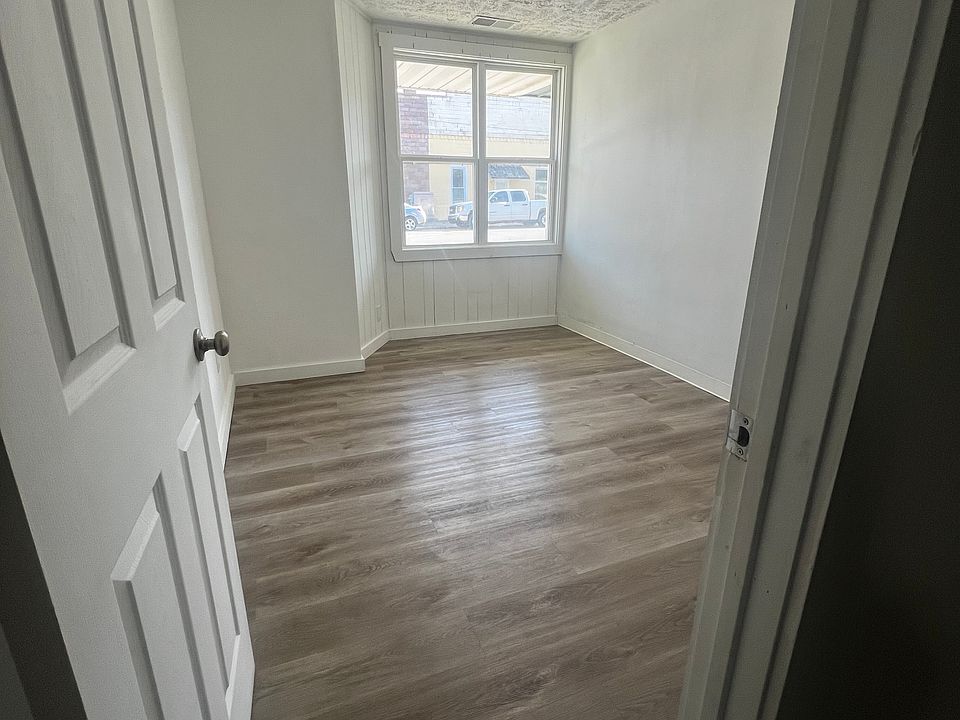 1st image of 20 N Washington St #2