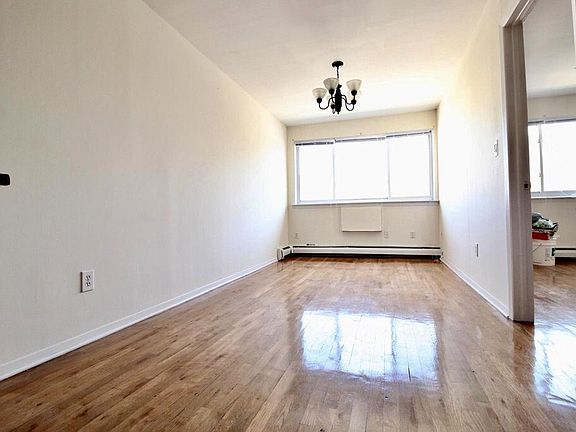 4th image of 6928 75th St #2L