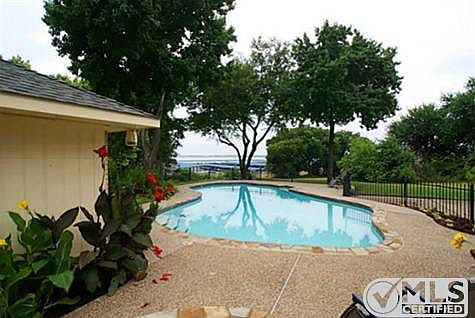 1st image of 13 Lakeway Dr