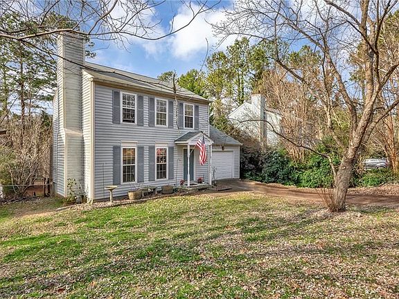 2nd image of 4469 Highland Pl NE