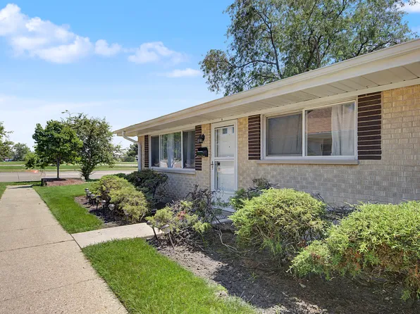 813 Valley Stream Dr APT A, Wheeling, IL 60090
