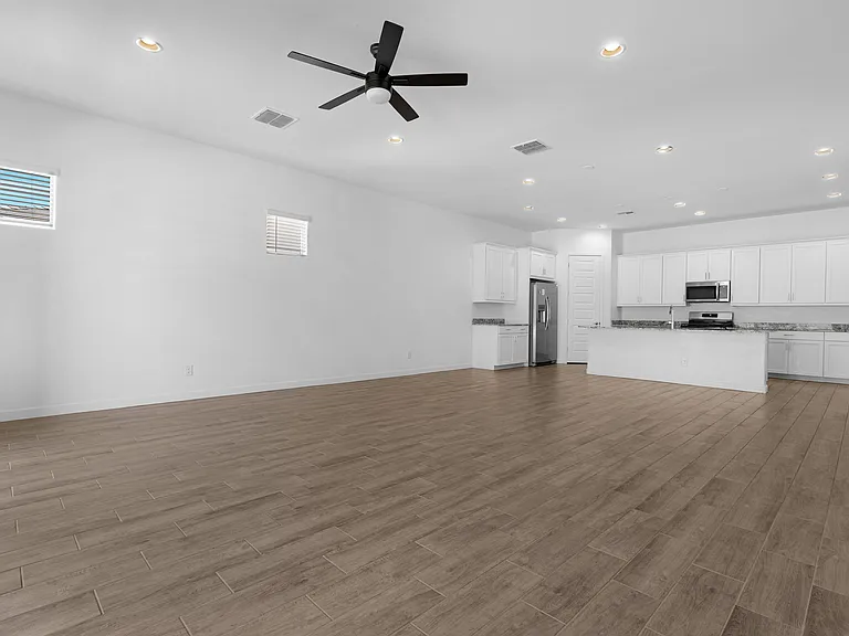 20132 W Catalina Dr — Photo 22