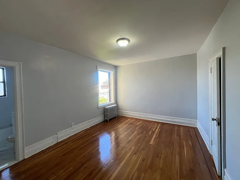 Sevilla Grande - Renovated Units at Journal Square Path — Photo 3