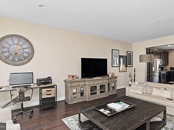 3rd image of 3271 Lark Way