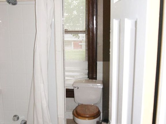 5th image of 1301 N North St
