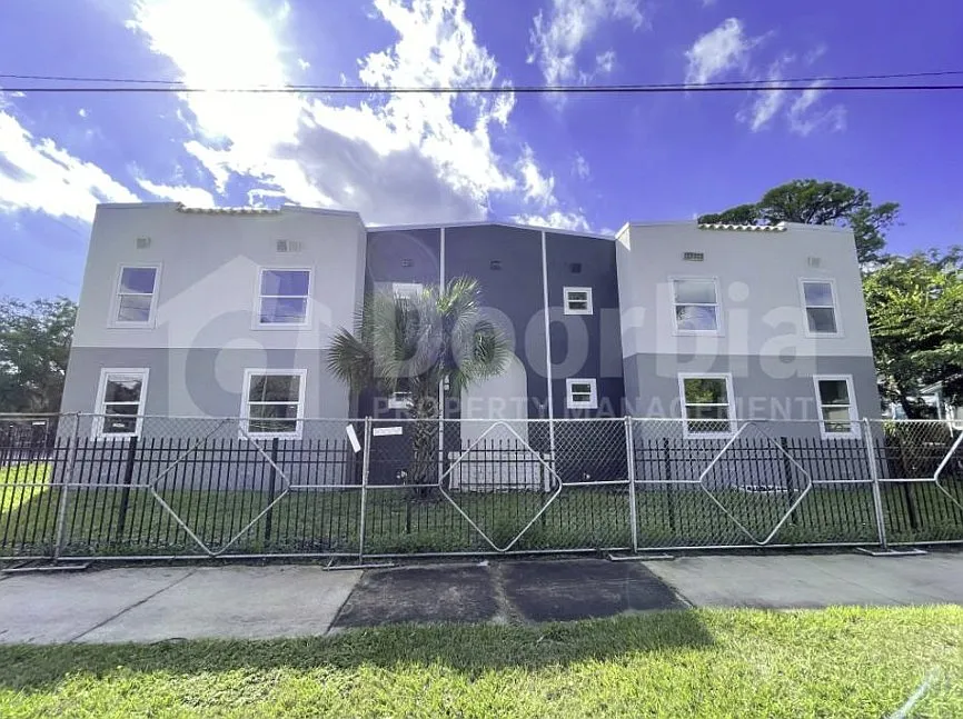 Building Photo - 106 W 18th St #3