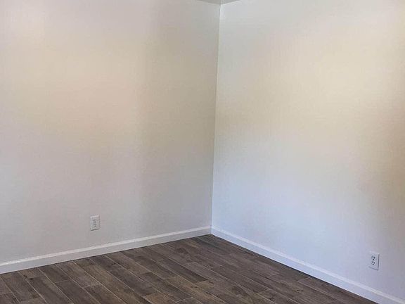 4th image of 3482 Brookdale Dr