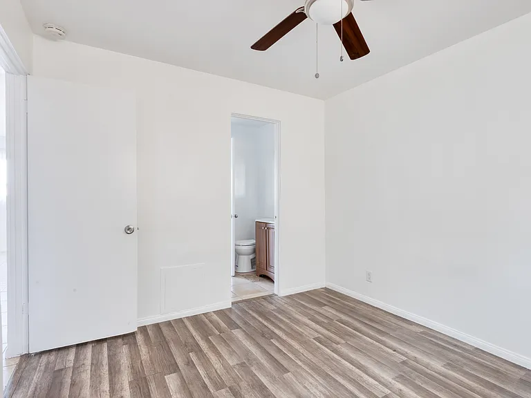 15741 Blaine Ave — Photo 27