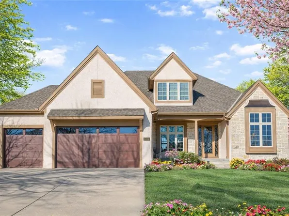 10654 W 168th Ct, Overland Park, KS 66221