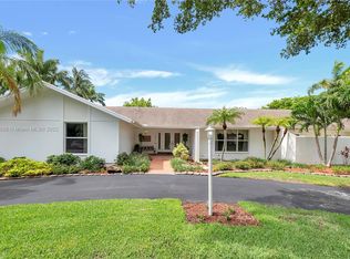 7910 SW 170th St, Palmetto Bay, FL 33157