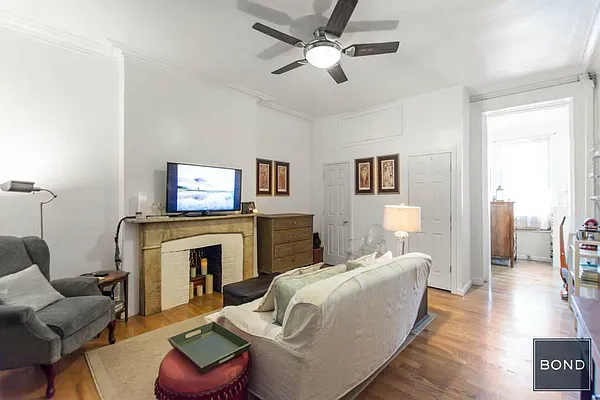 Rented by Bond New York | media 13