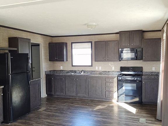 2nd image of 8500 N Selkirk Dr
